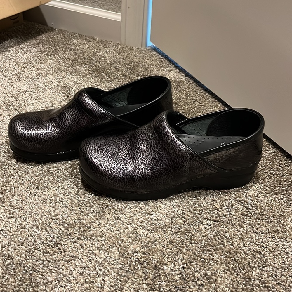 Dansko Clog Size 41 - image 4
